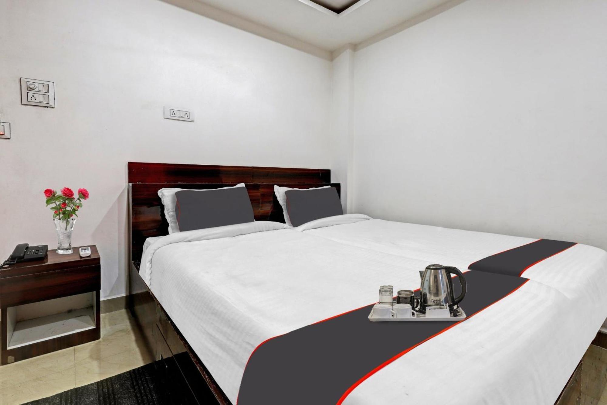 Hotel O Lakhi Guest House Гувахати Екстериор снимка
