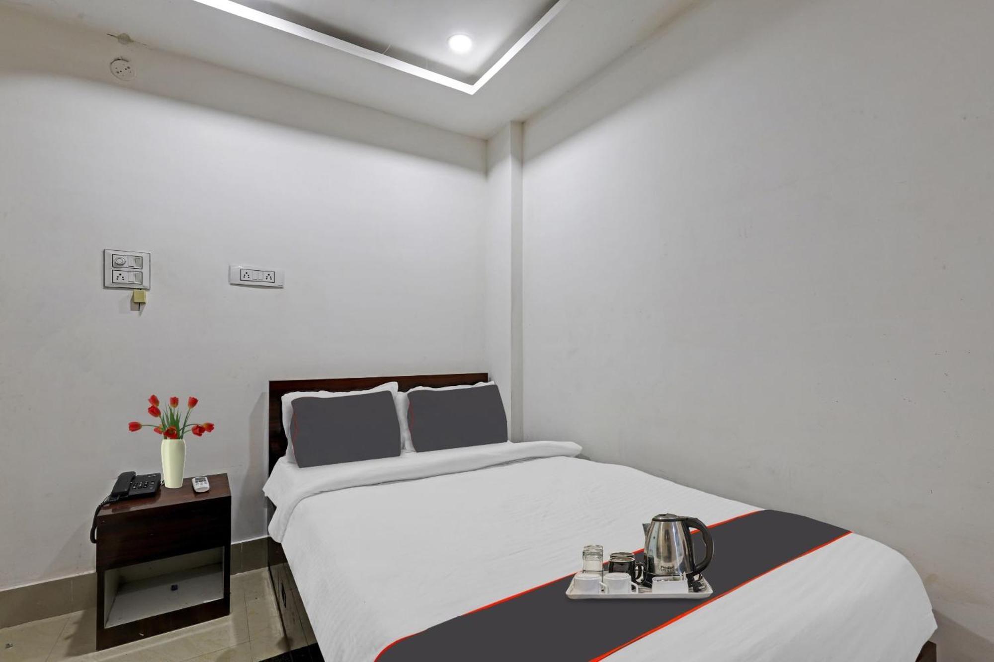 Hotel O Lakhi Guest House Гувахати Екстериор снимка