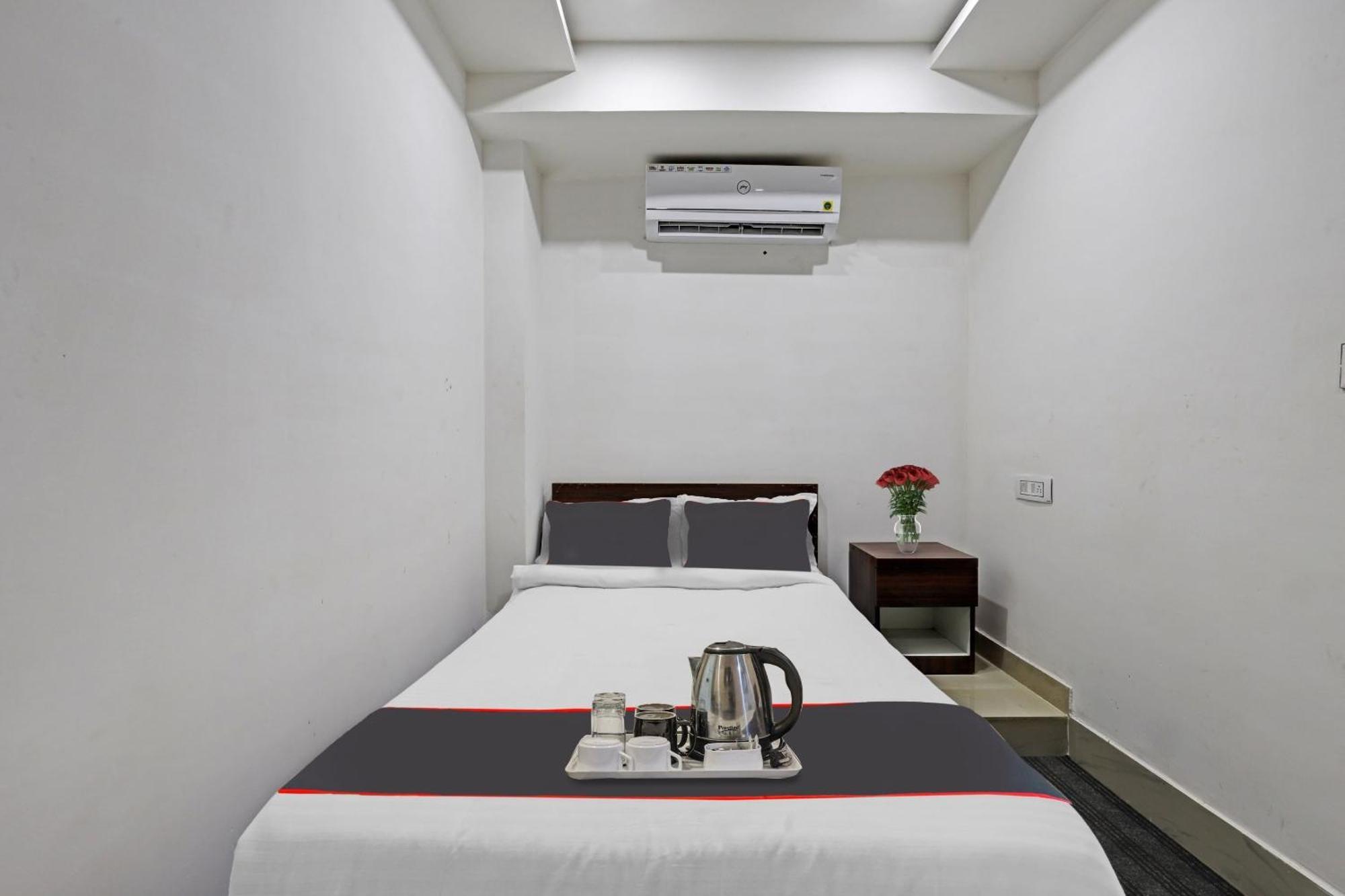 Hotel O Lakhi Guest House Гувахати Екстериор снимка
