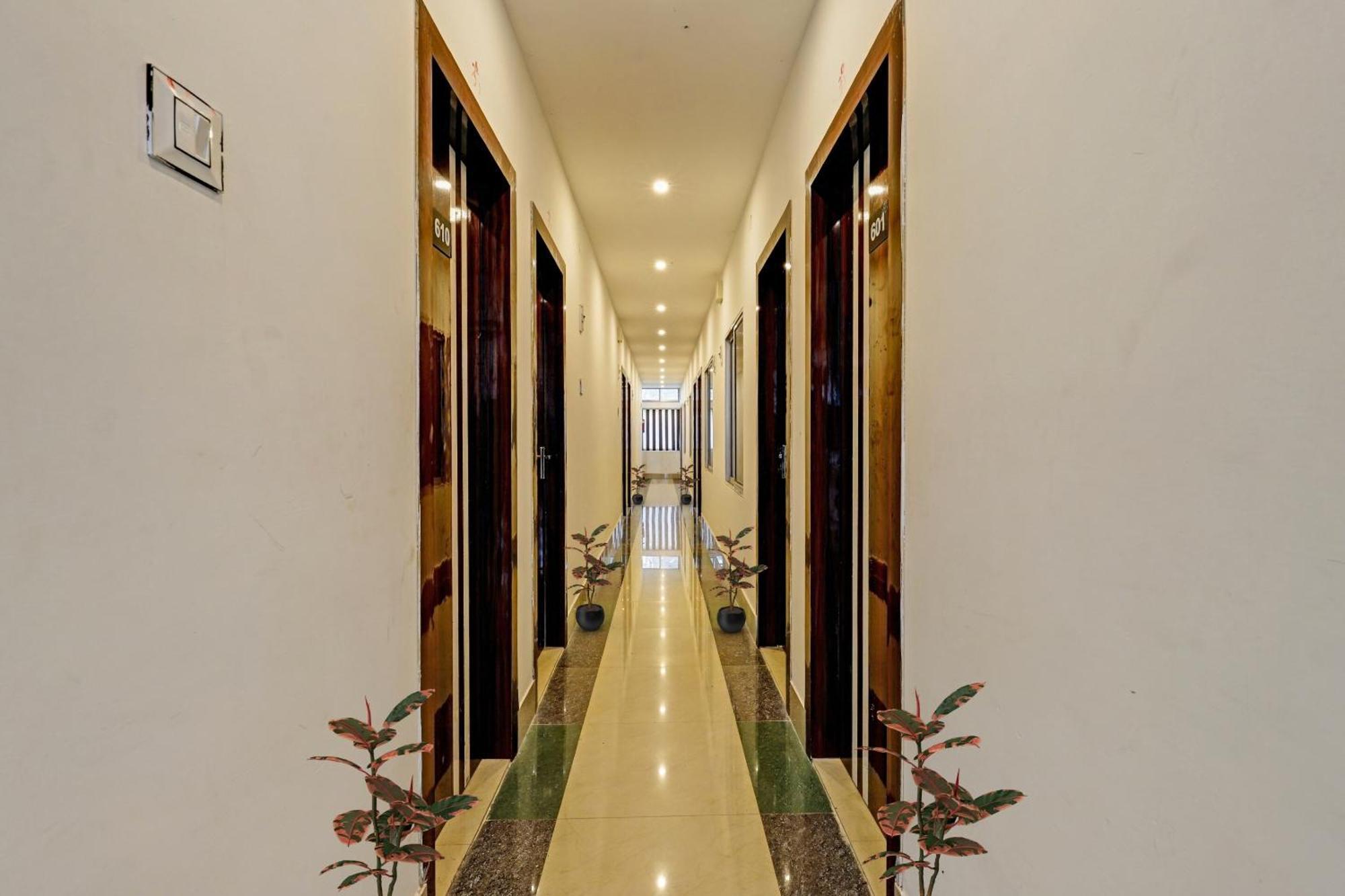 Hotel O Lakhi Guest House Гувахати Екстериор снимка