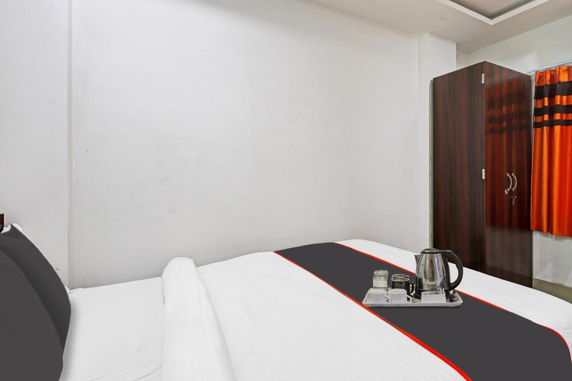 Hotel O Lakhi Guest House Гувахати Екстериор снимка