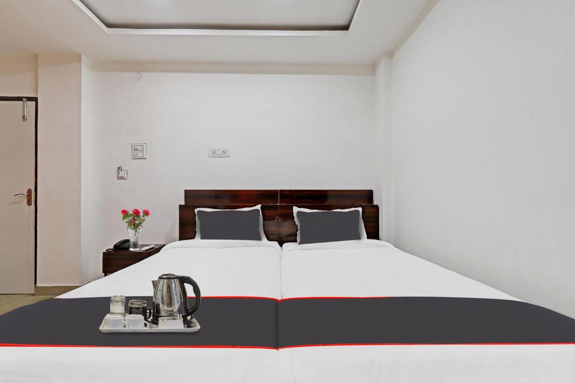 Hotel O Lakhi Guest House Гувахати Екстериор снимка